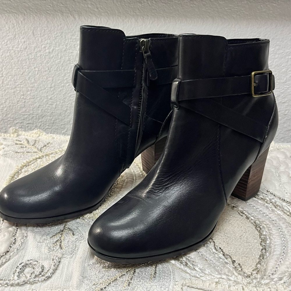 NWOT Cole Haan Cassidy Black Leather Ankle Boots (Size 7)